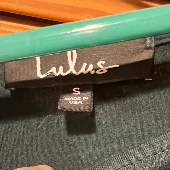 Lulu’s dark green long sleeved women’s green dress - Picture 2 of 2